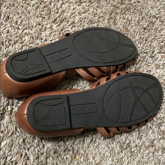Sandals - Picture 4 of 4